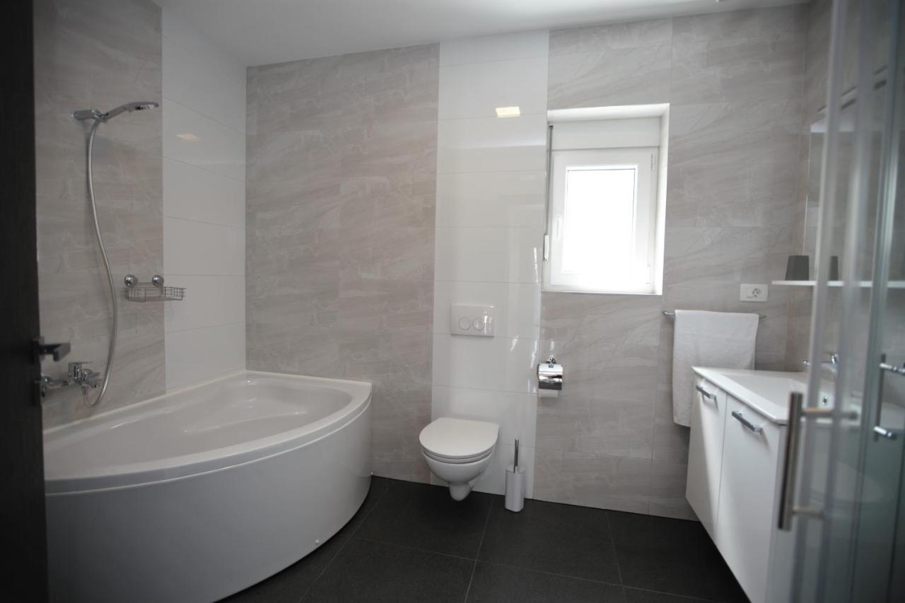 Apartmani Ive Trogir Eksteriør billede