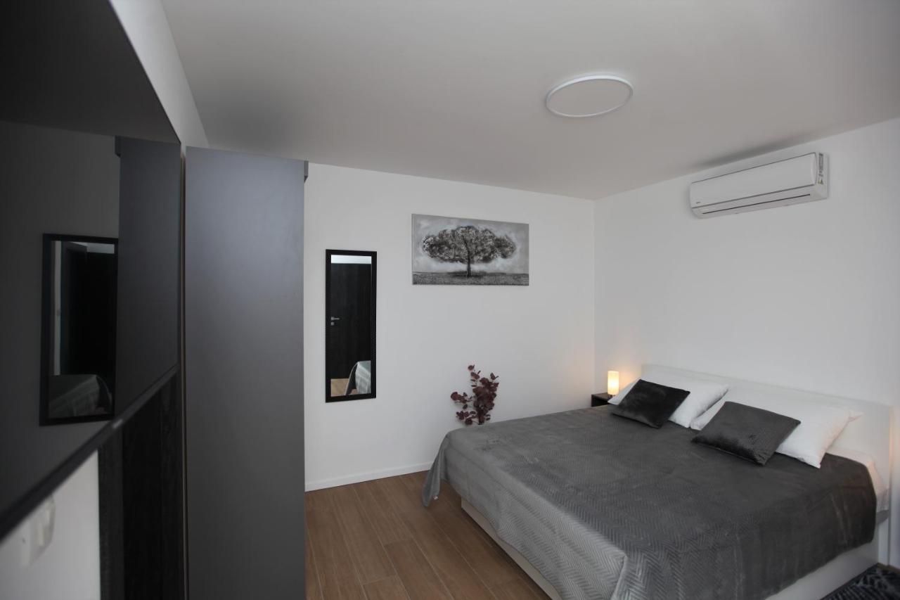 Apartmani Ive Trogir Eksteriør billede